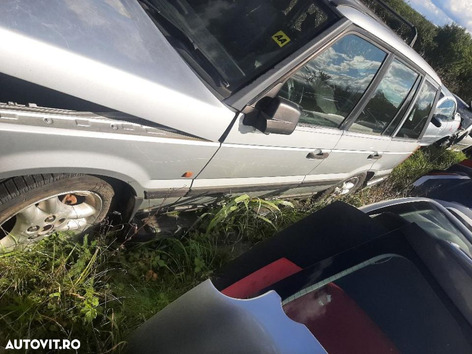 Dezmembrez range rover - 3