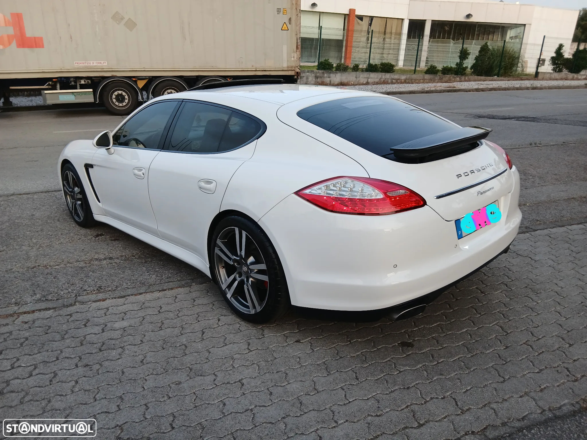 Porsche Panamera Platinum Edition - 2