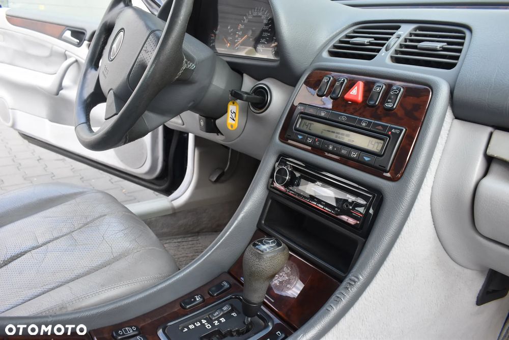 Mercedes-Benz CLK - 9
