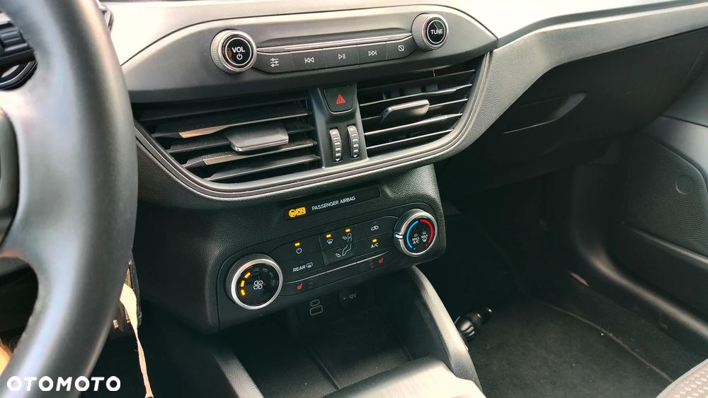 Ford Focus 1.5 EcoBlue STart-Stopp-System TITANIUM - 10