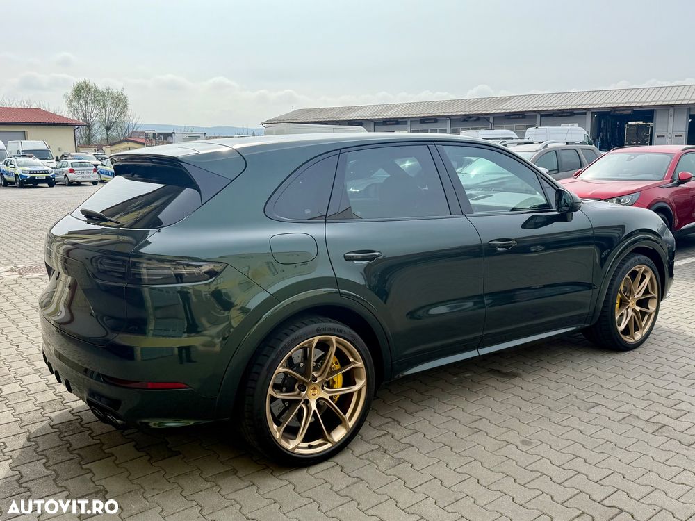 Porsche Cayenne Turbo - 6