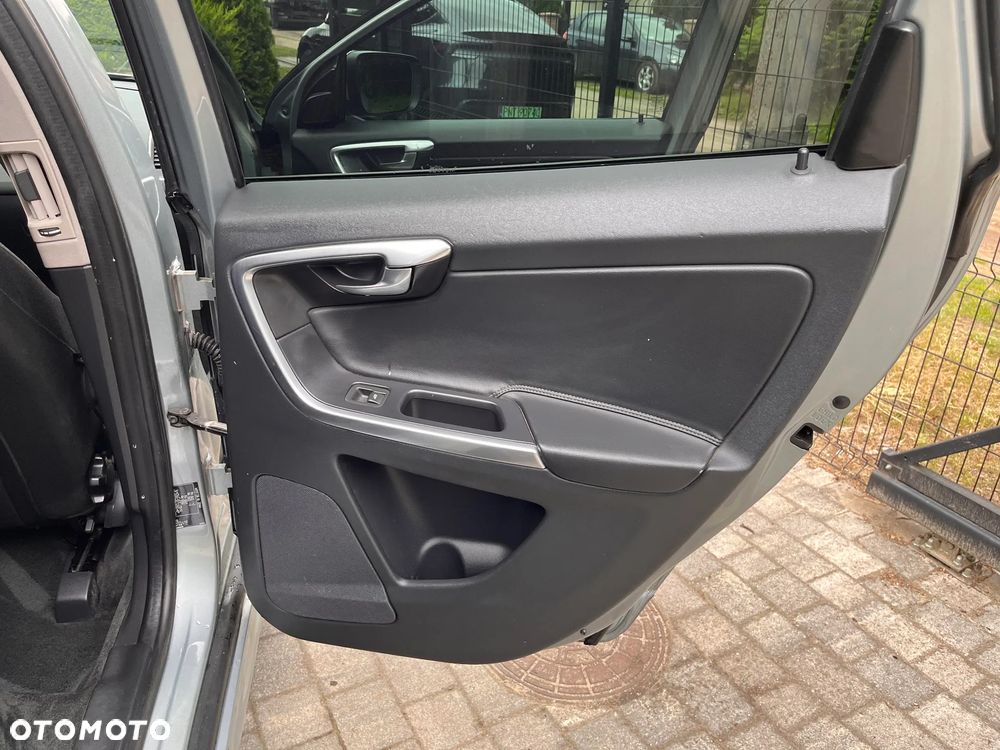 Volvo XC 60 D4 Drive-E Momentum - 18