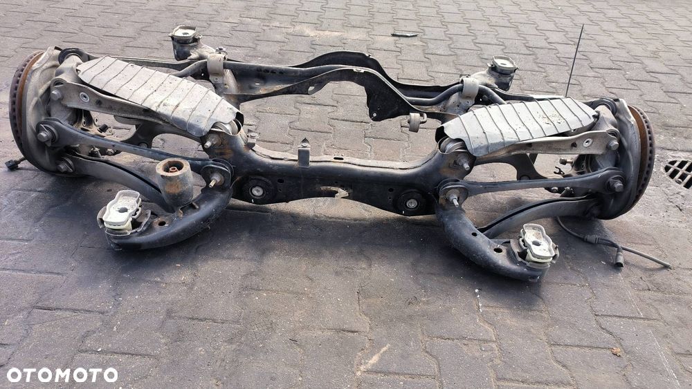 BELKA / SANKI TYŁ AUDI Q5 II - 3