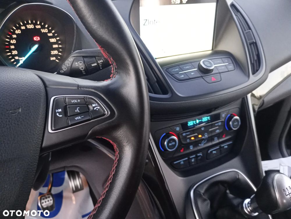 Ford Kuga 1.5 EcoBoost 2x4 ST-Line - 26