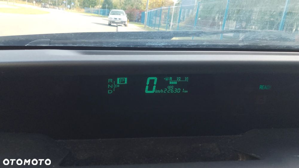 Toyota Prius (Hybrid) - 7