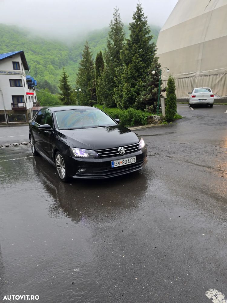 Volkswagen Jetta 2.0 TDI DSG Comfortline - 6