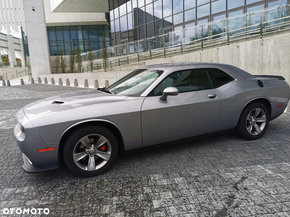 Dodge Challenger - 8