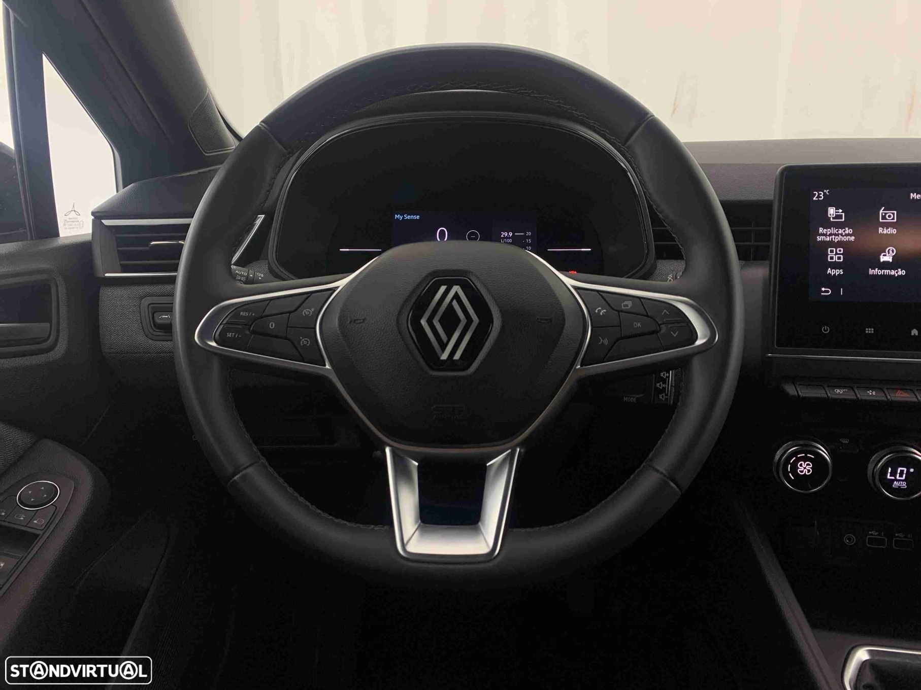 Renault Clio 1.0 TCe Techno Bi-Fuel - 11