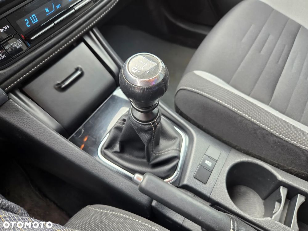 Toyota Auris 1.6 Prestige - 18