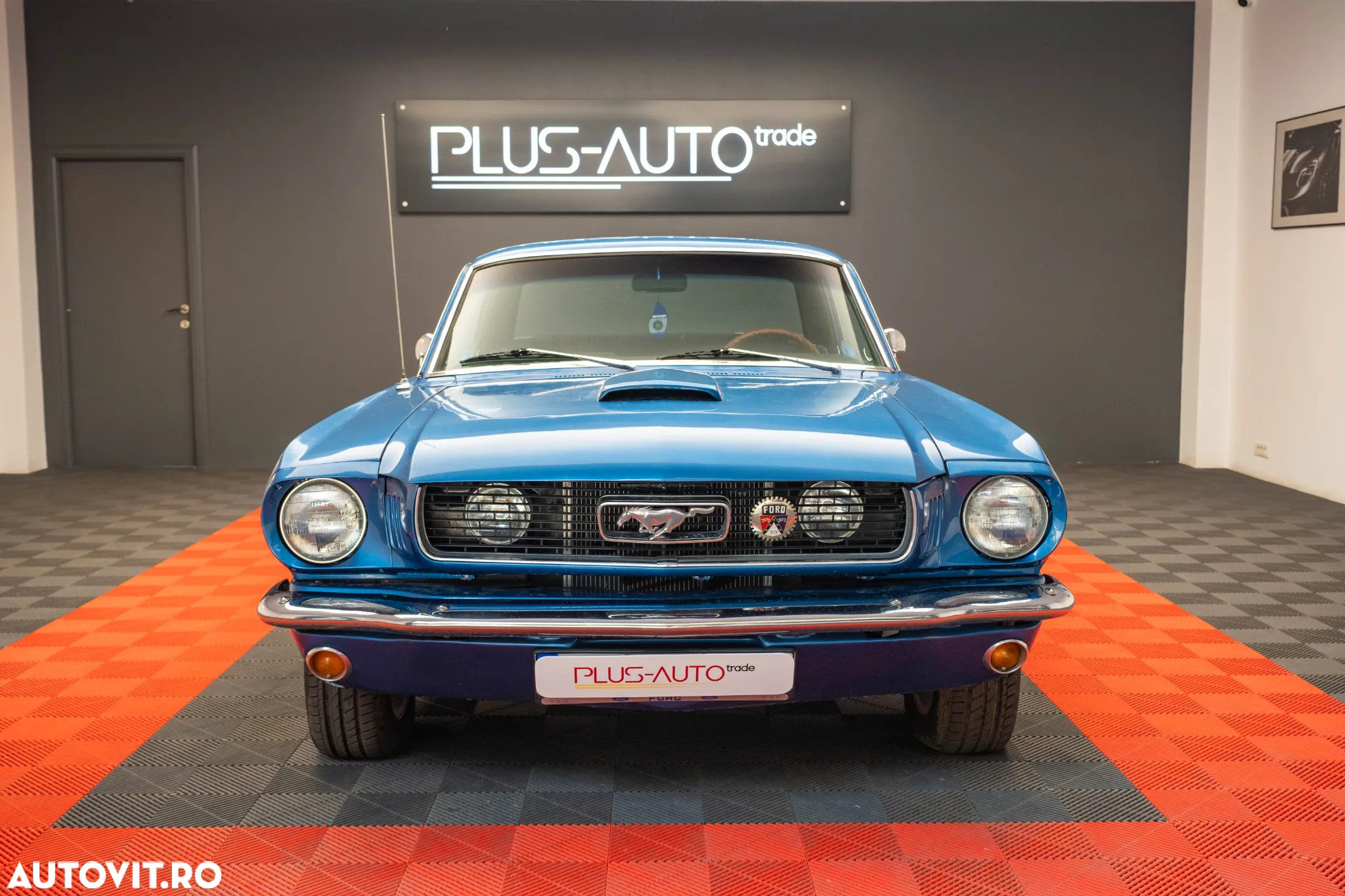 Ford Mustang - 2