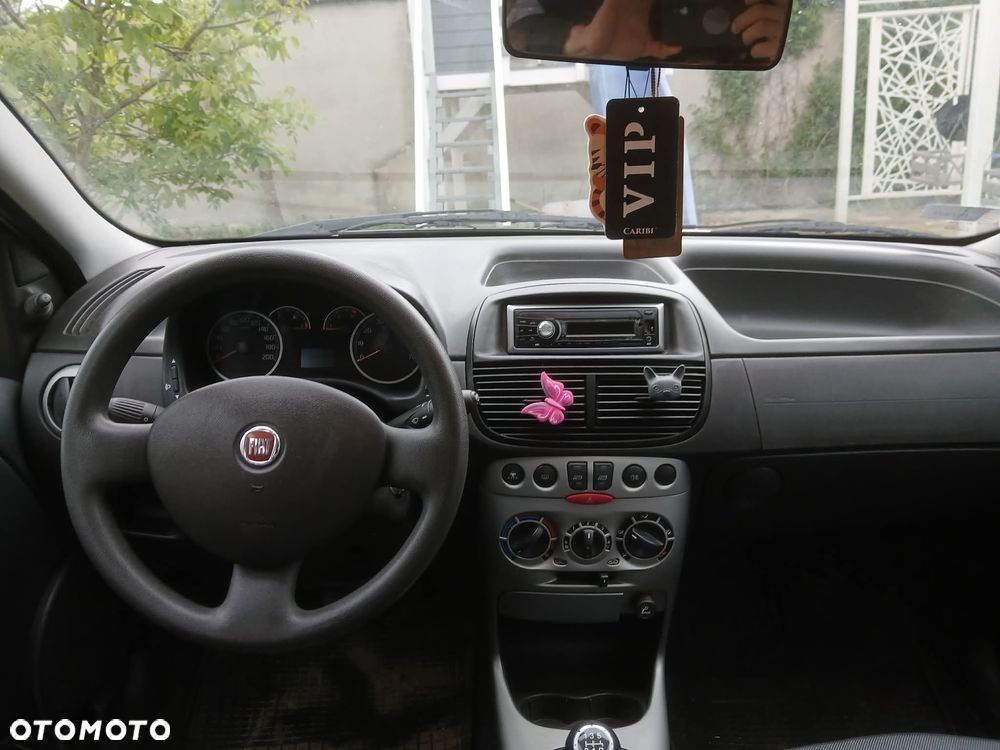 Fiat Punto 1.2 8V - 4