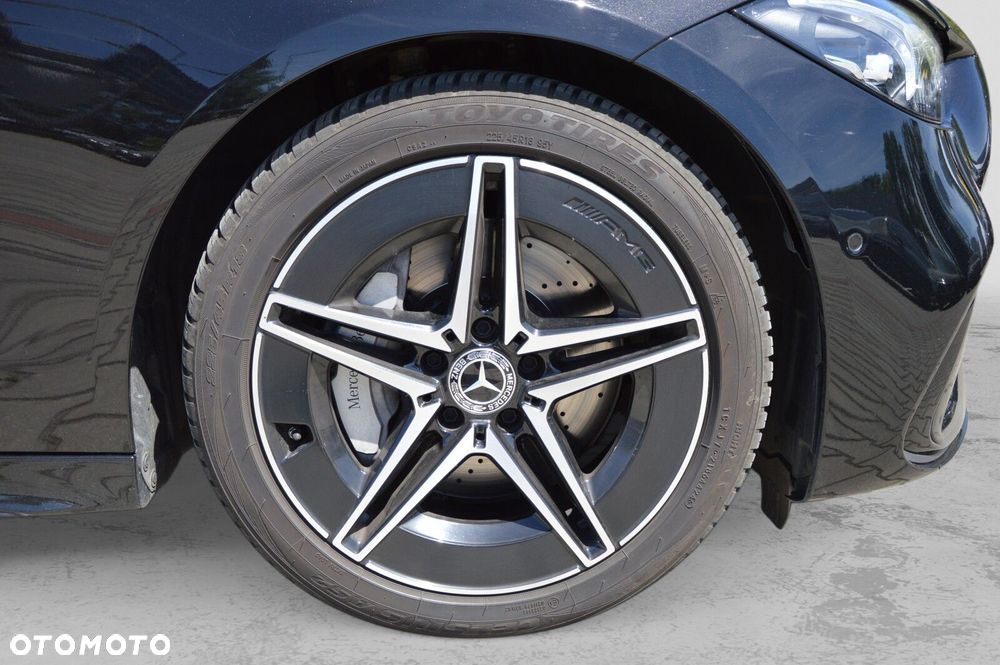 Mercedes-Benz Klasa C 180 mHEV AMG - 11