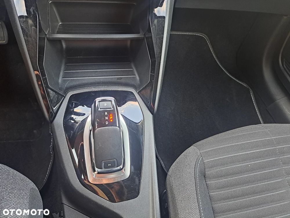 Peugeot 208 - 15