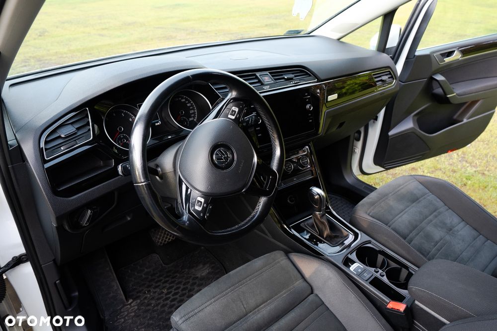 Volkswagen Touran 1.5 TSI EVO Comfortline DSG - 2