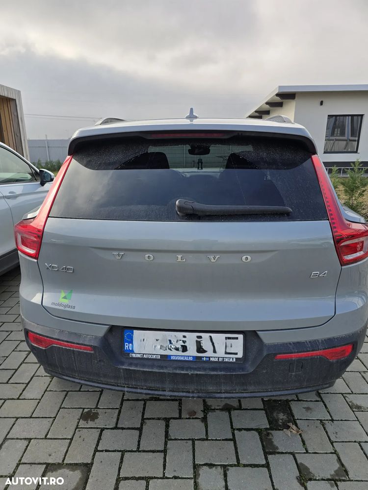 Volvo XC 40 B4 AT FWD MHEV Ultimate Dark - 3