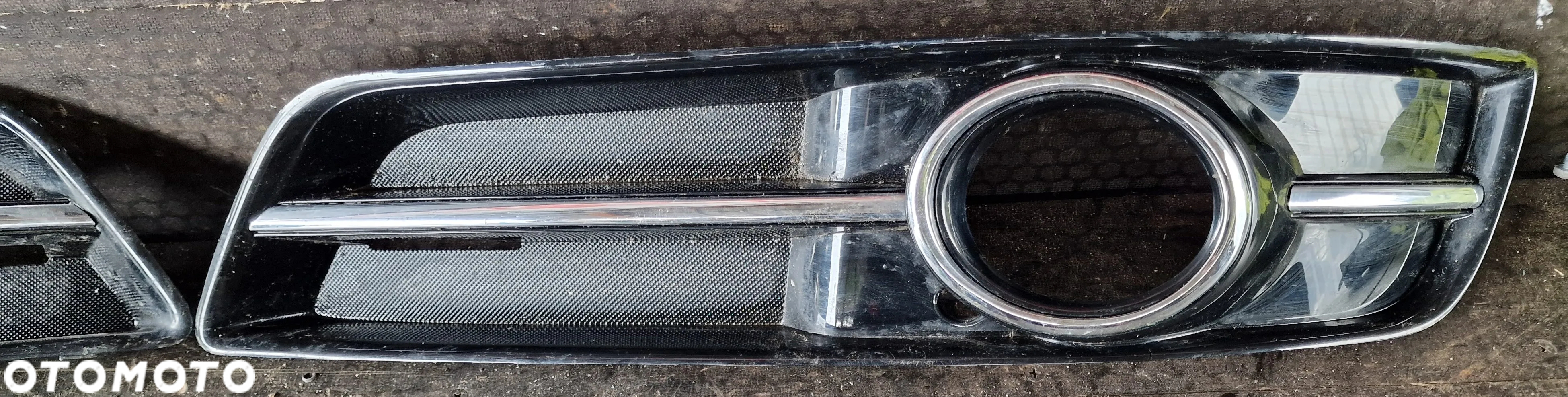 KRATKA ZDERZAKA HALOGENU PRAWA LEWA  8P0807682J 8P0807681AA AUDI A3 8P LIFT 5D - 20