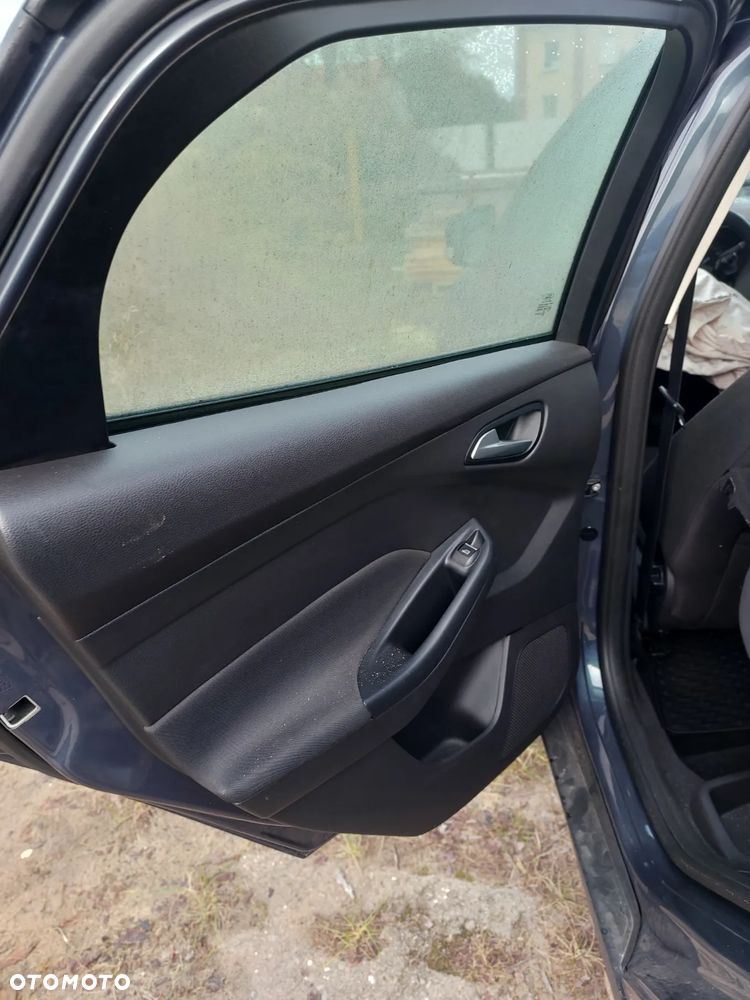 Ford Focus MK3 1,0 benzyna 2014 r. na części drzwi lampy tył tylna klapa opony felgi zapas - 8