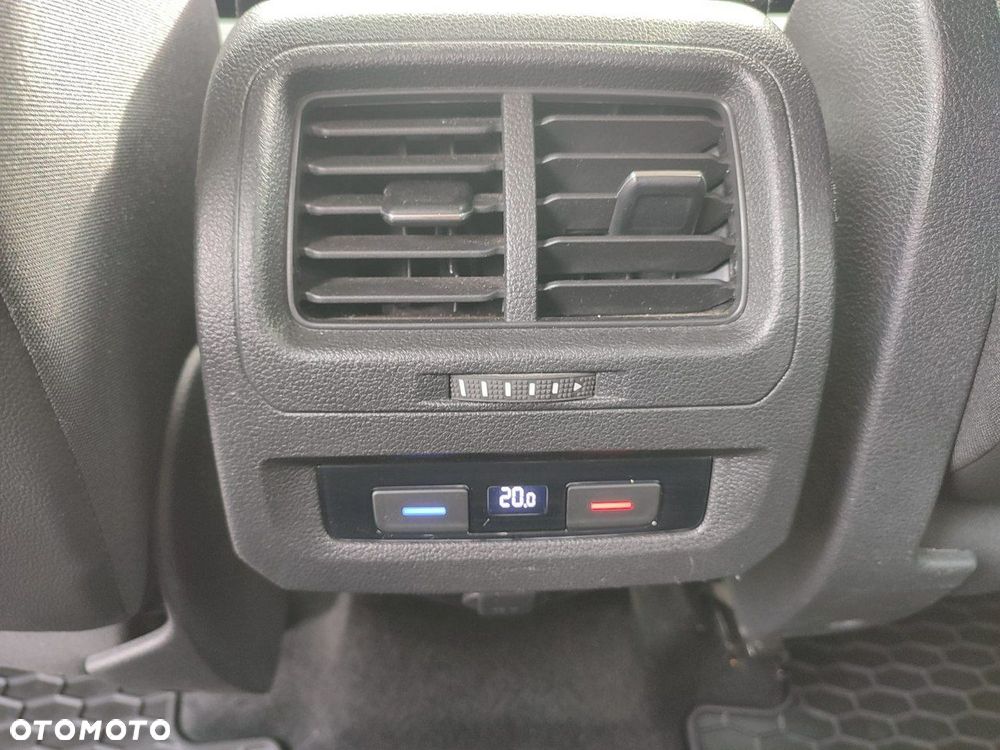 Volkswagen Touran - 21