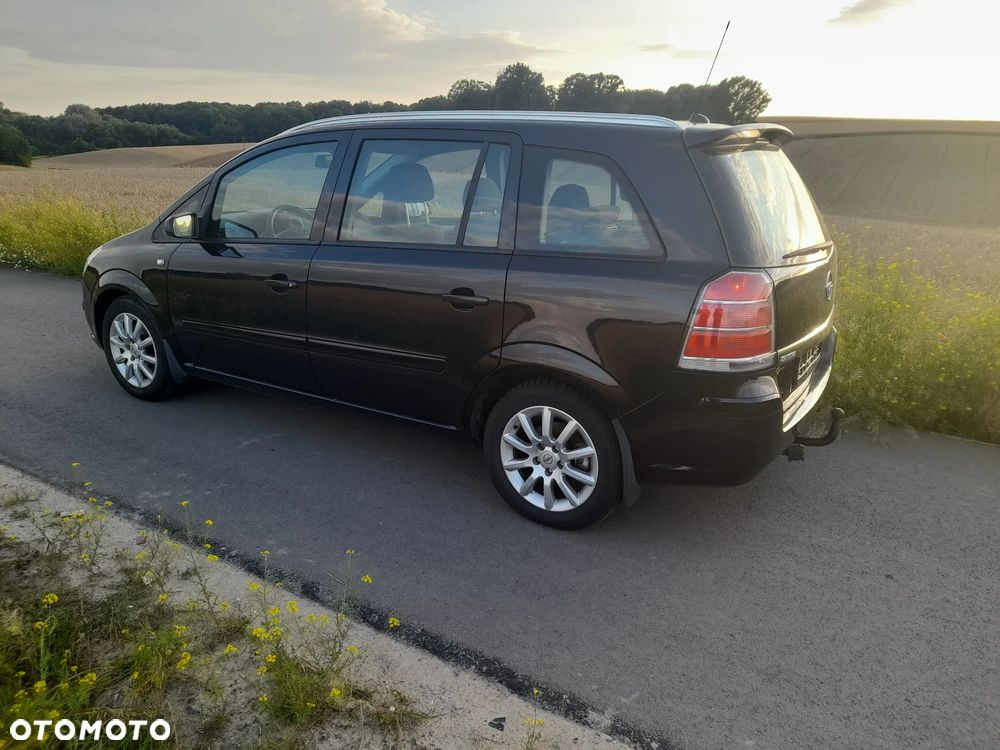 Opel Zafira 1.8 Cosmo - 18