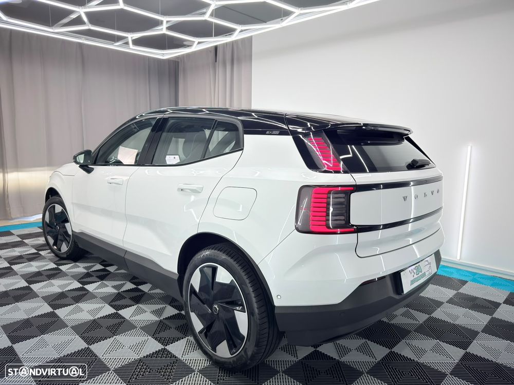 Volvo EX30 P5 Electric Long Range RWD Ultra - 6