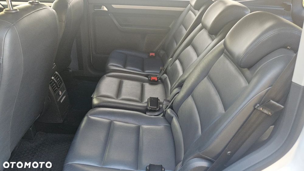 Volkswagen Touran 1.6 TDI DPF BlueMotion Technology Highline - 34
