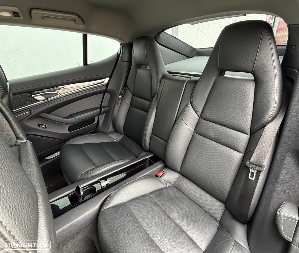 Porsche Panamera Platinum Edition - 12