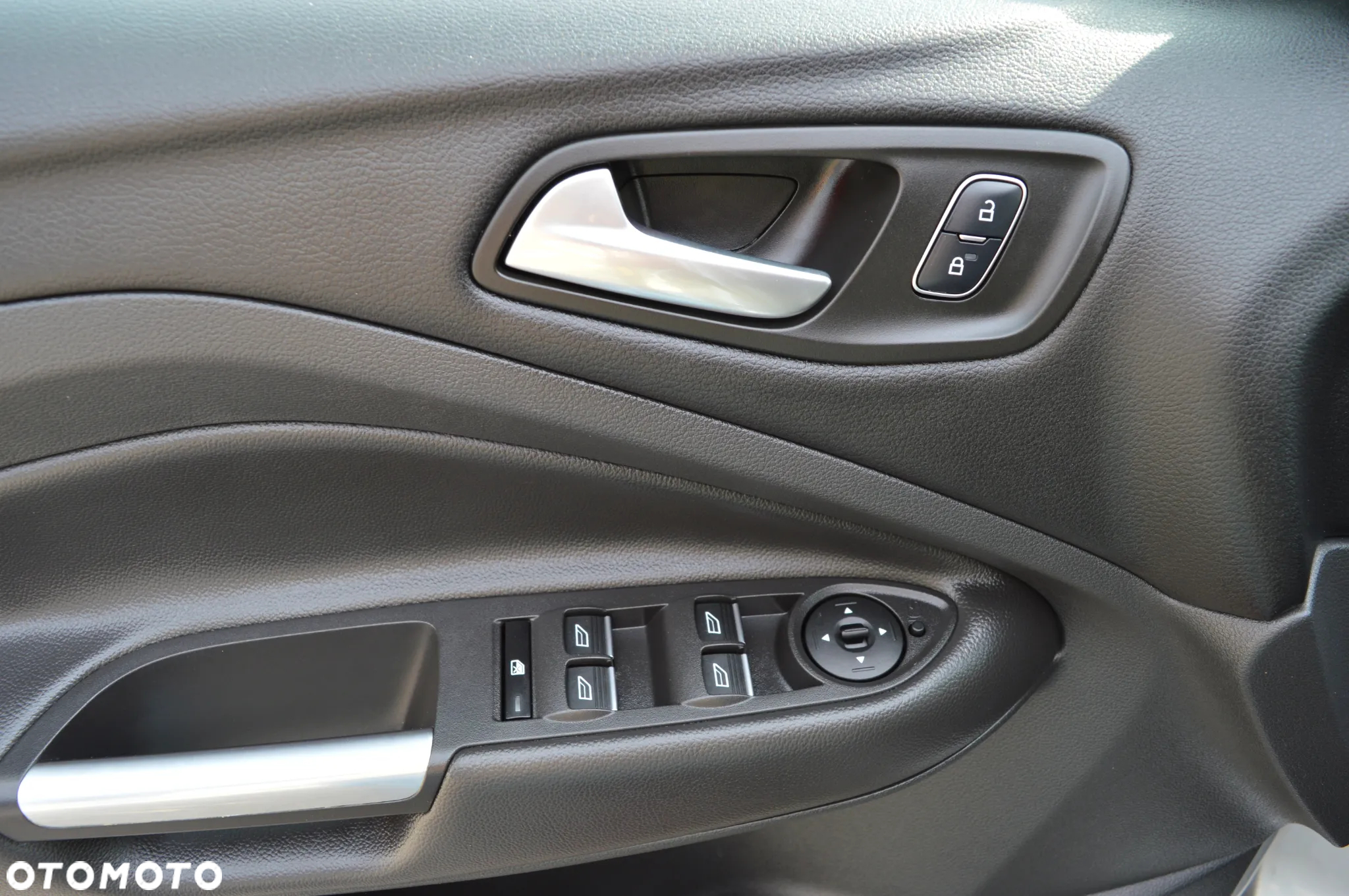 Ford Kuga 1.5 EcoBoost 2x4 Titanium - 20