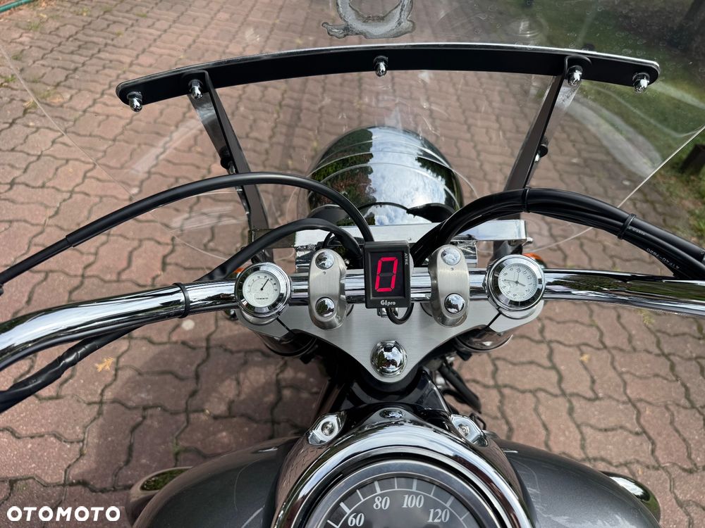 Suzuki Intruder - 22