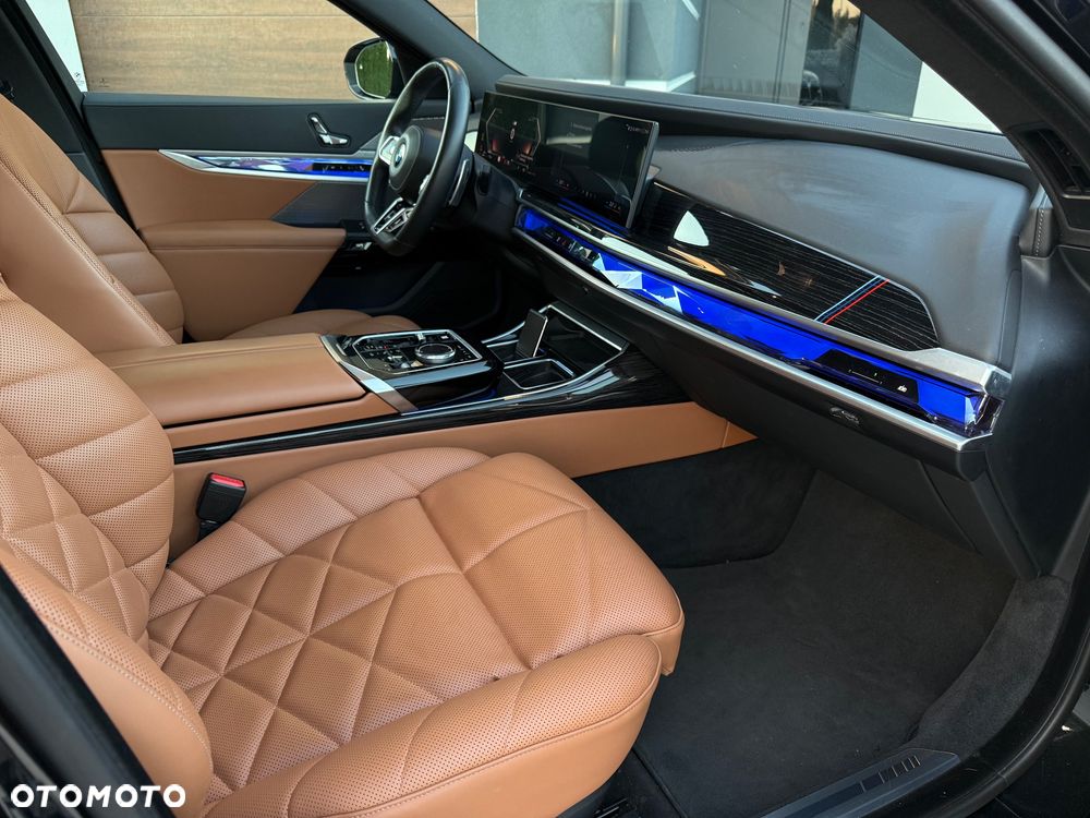 BMW Seria 7 730d xDrive sport - 25