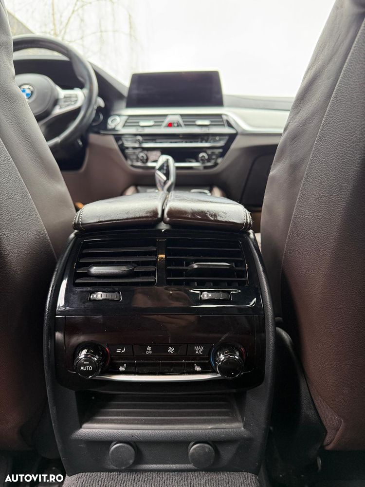 BMW Seria 5 520d xDrive AT - 15