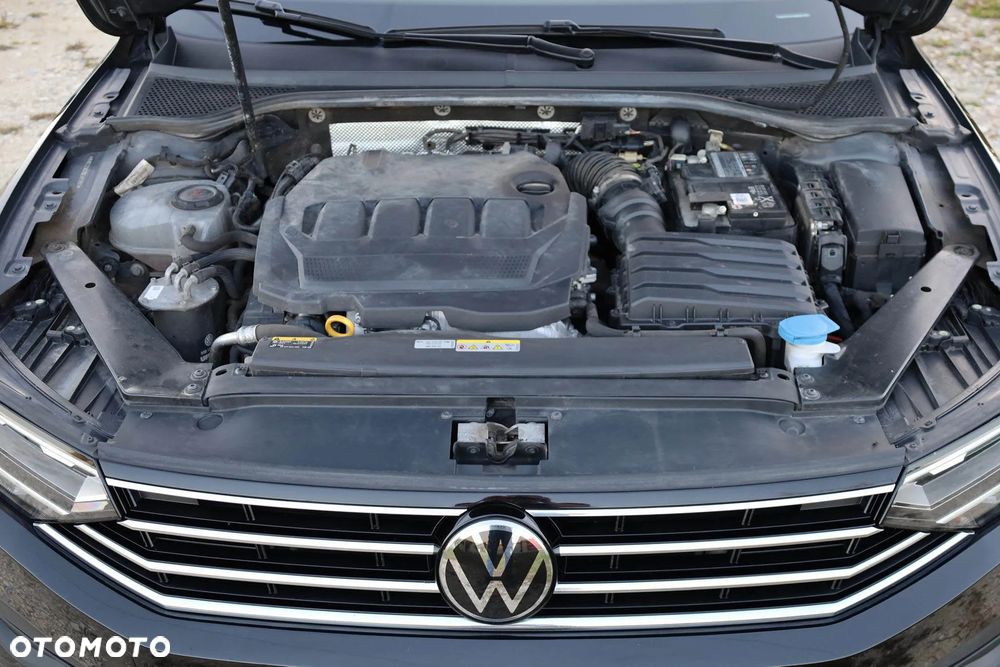 Volkswagen Passat - 12