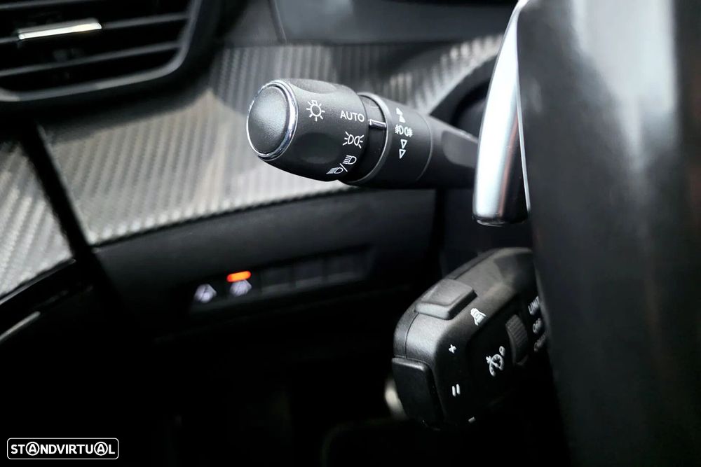 Peugeot 2008 1.2 PureTech GT Line EAT8 - 16