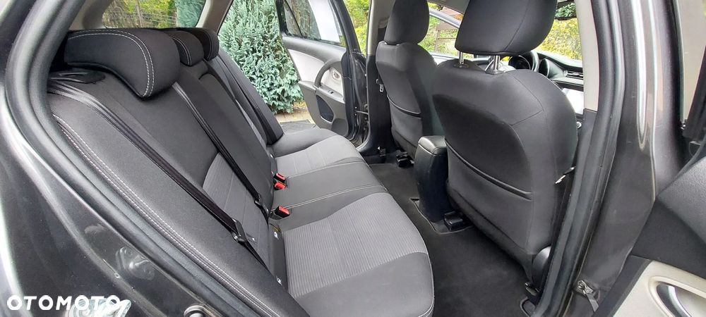 Toyota Avensis 2.0 D-4D Premium - 10