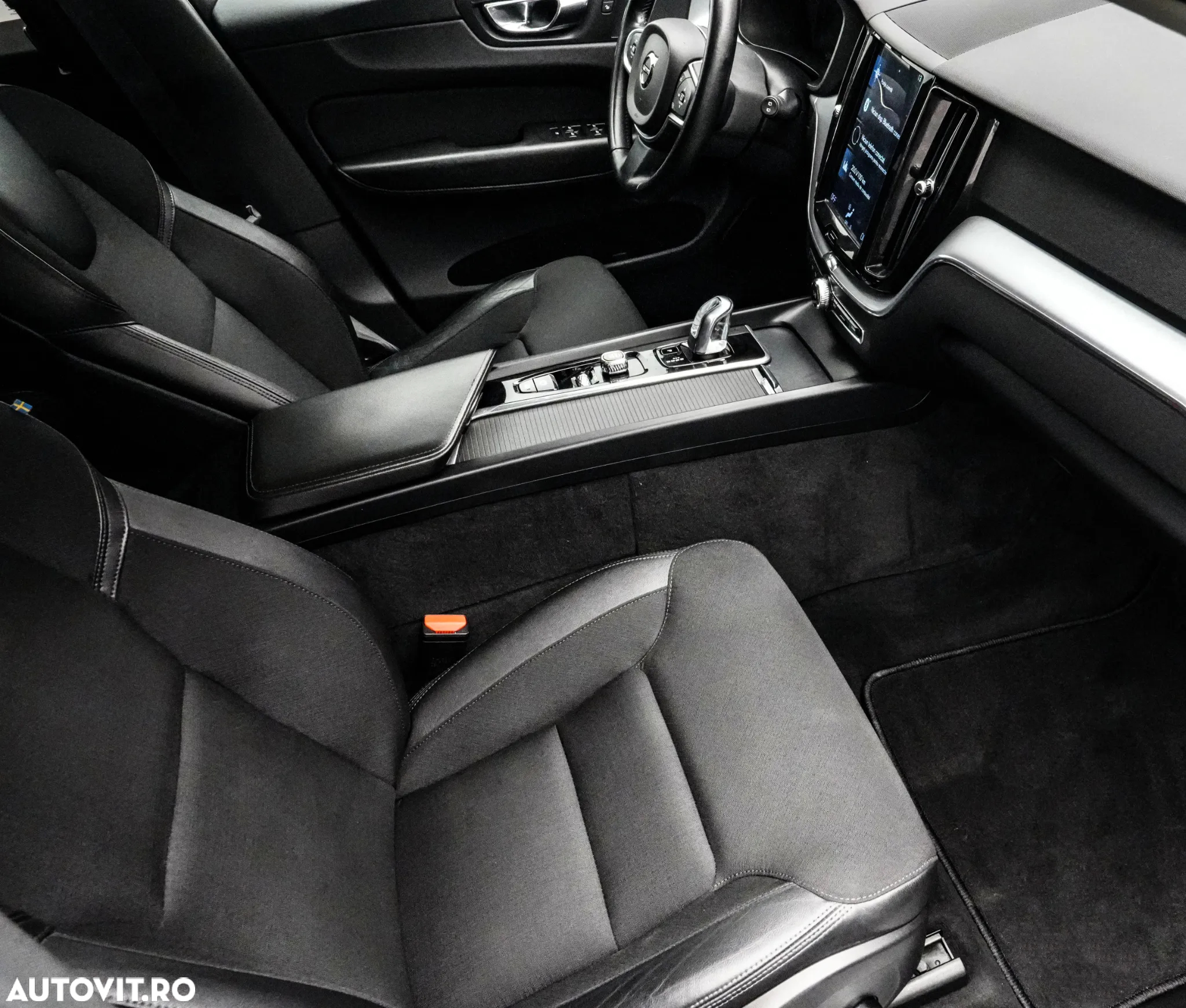 Volvo XC 60 T8 Twin Engine AWD Momentum Pro - 14