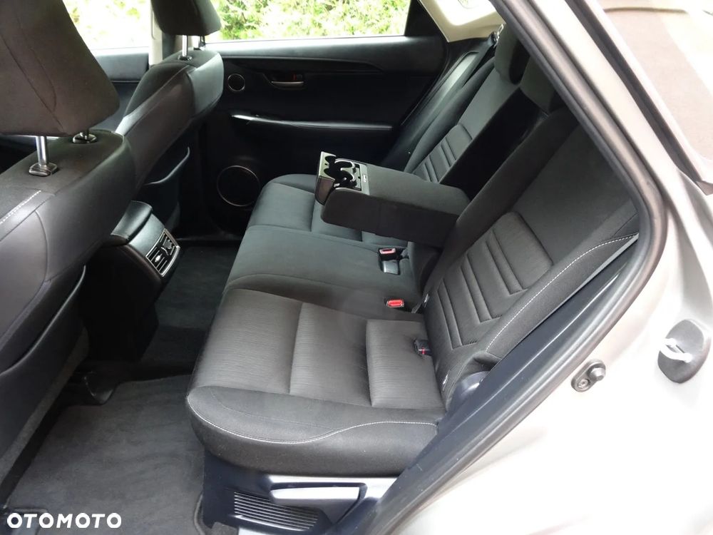 Lexus NX 300h Elite AWD - 22
