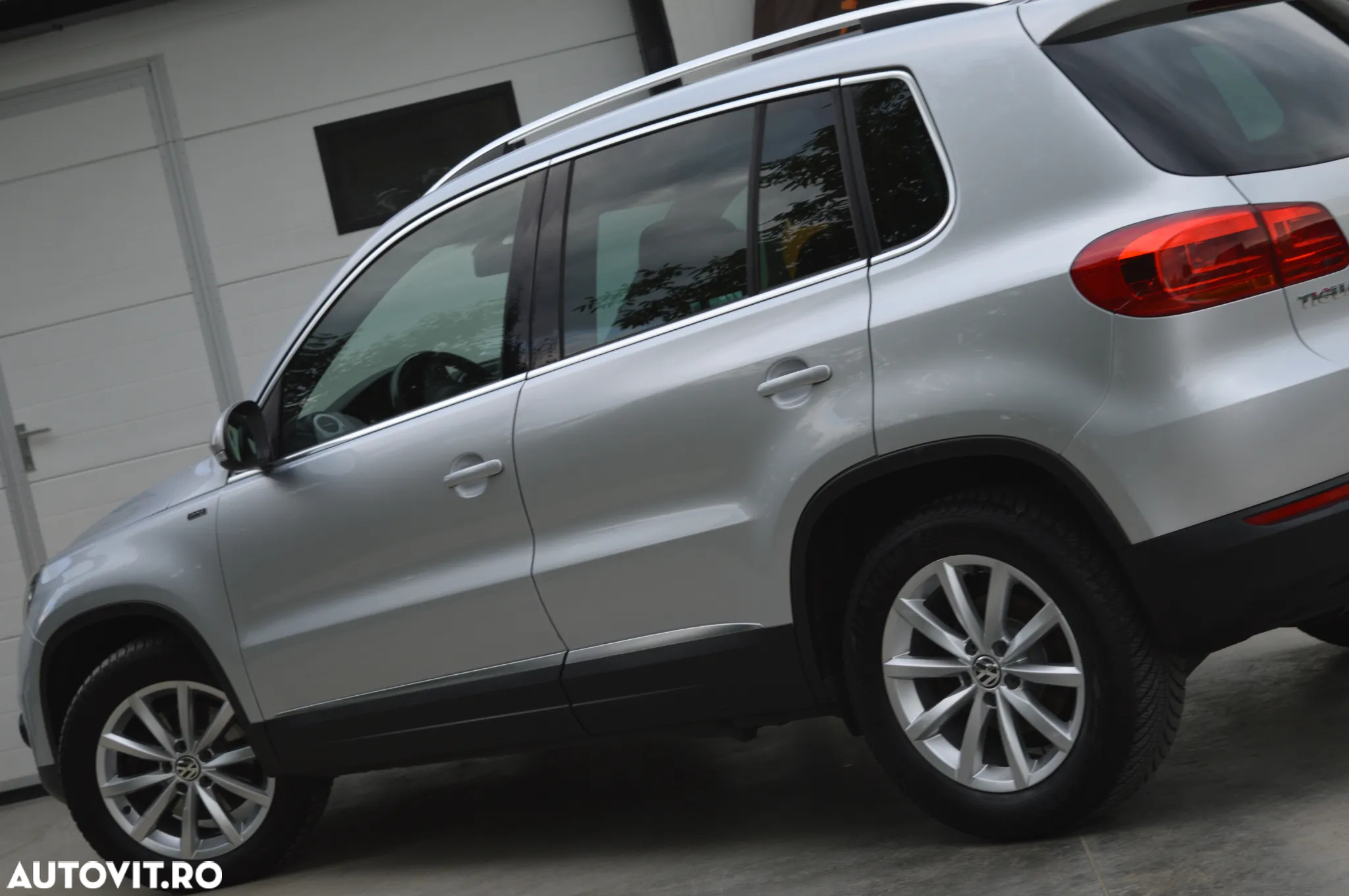Volkswagen Tiguan - 16