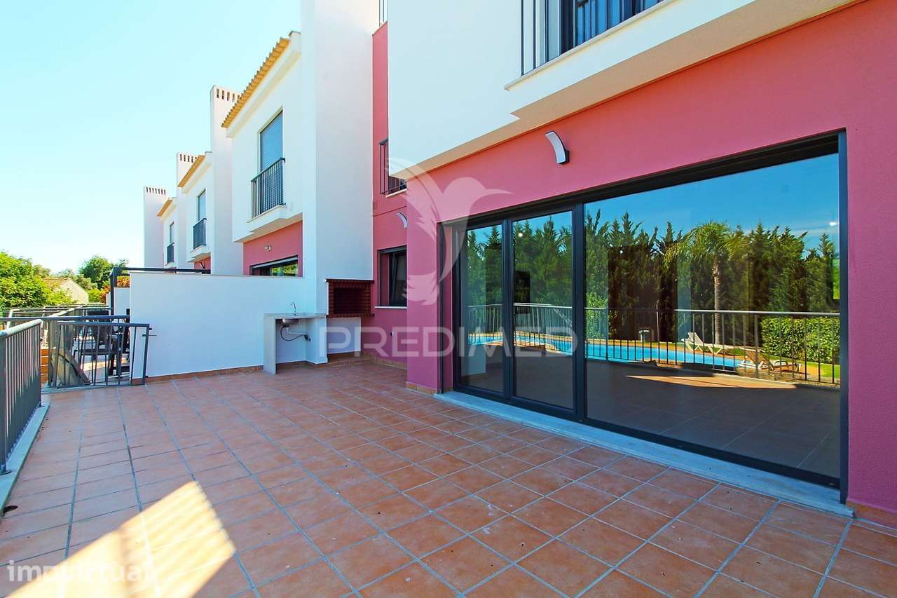 Moradia T3 com Garagem, Terraço e Piscina na Guia, Albufeira - Grande imagem: 3/20