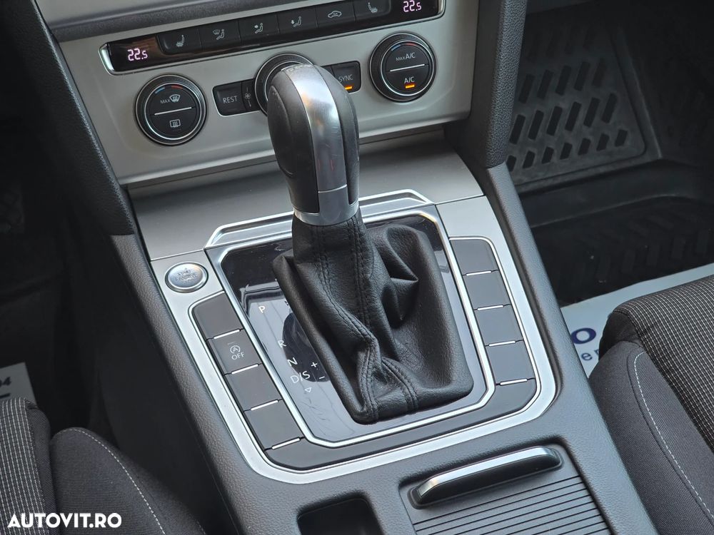Volkswagen Passat - 38