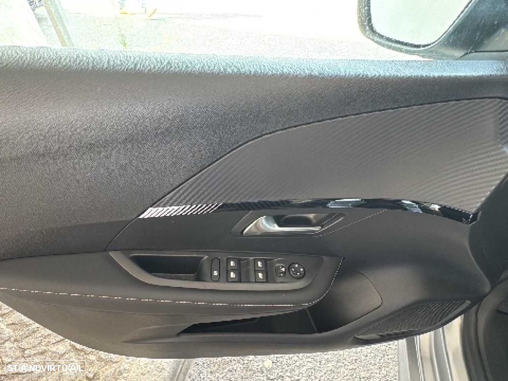 Peugeot 208 - 12