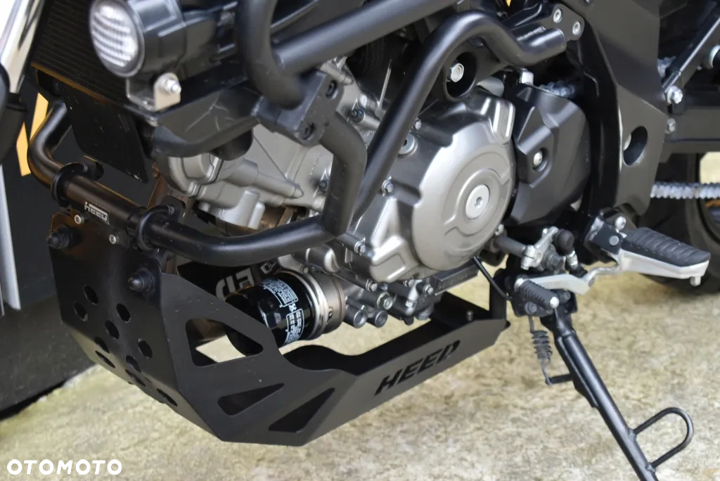 Suzuki V-STROM - 24