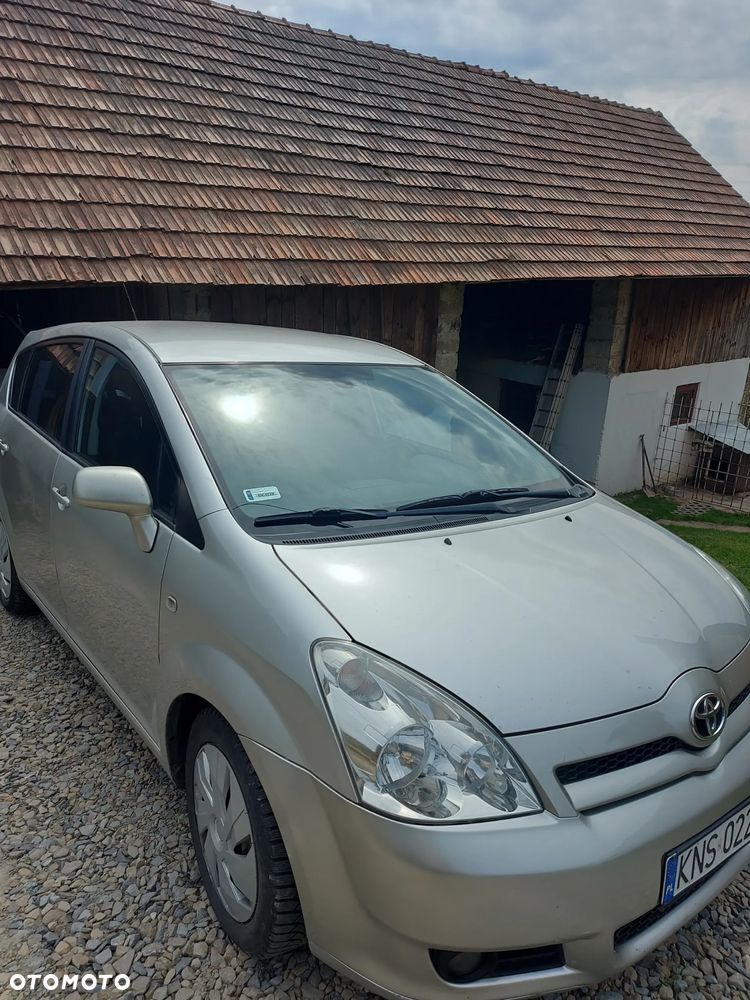 Toyota Corolla Verso 2.2 D-4D Prestige - 9