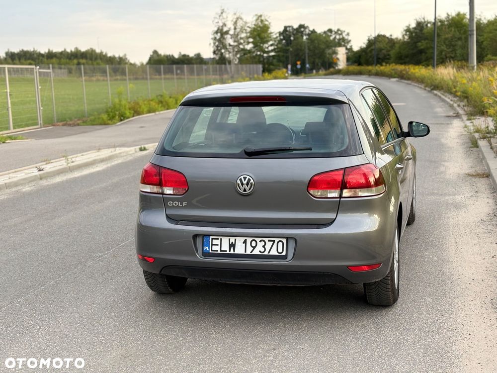Volkswagen Golf - 6