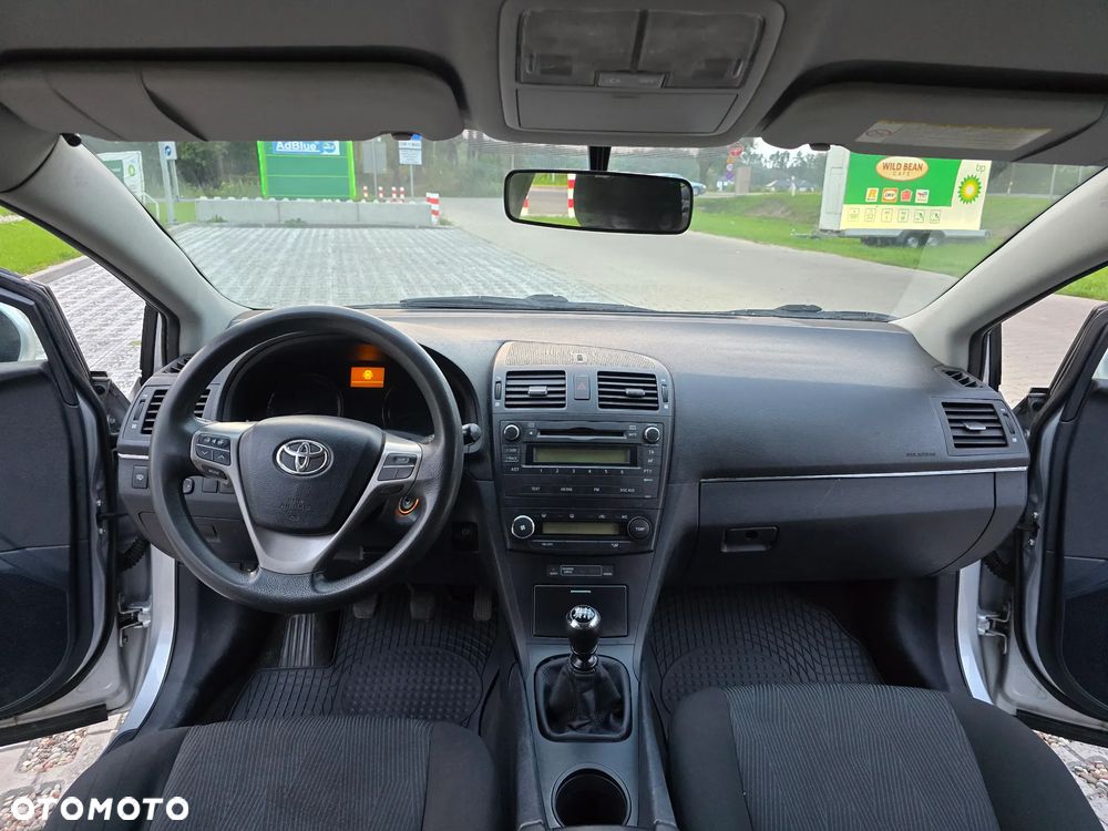 Toyota Avensis - 9