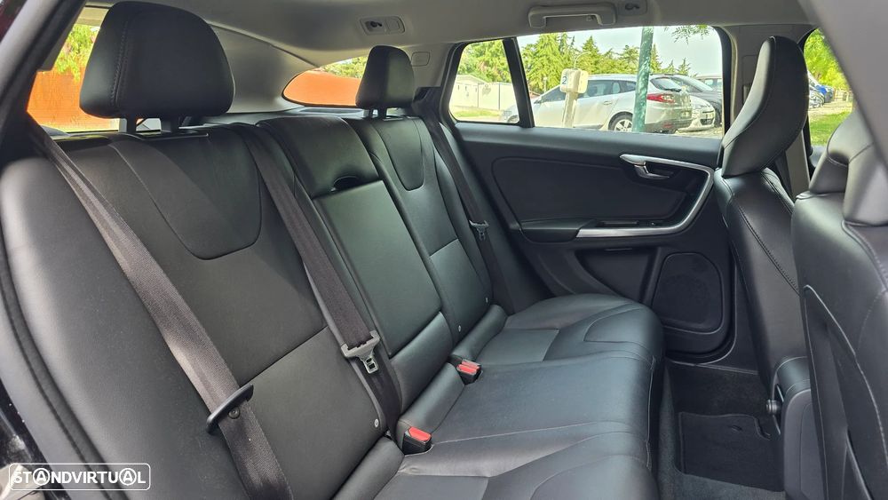 Volvo V60 2.0 D3 Summum - 51