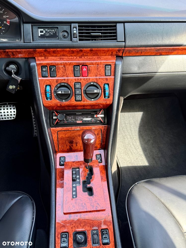 Mercedes-Benz W124 (1984-1993) - 11
