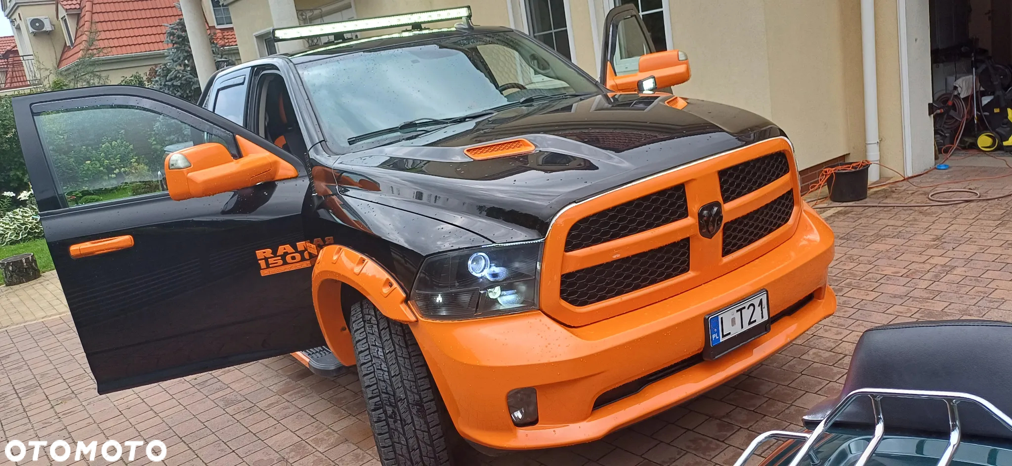 Dodge RAM 1500 5.7 4x4 - 19