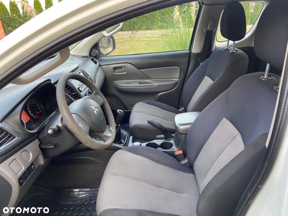 Mitsubishi L200 Pick Up 4x4 S&S Double Cab Basis - 16