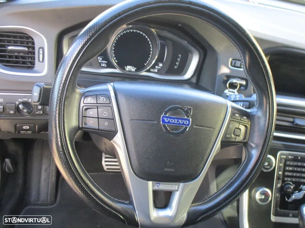 Volvo V60 2.0 D4 R-Design Summum Geartronic - 20