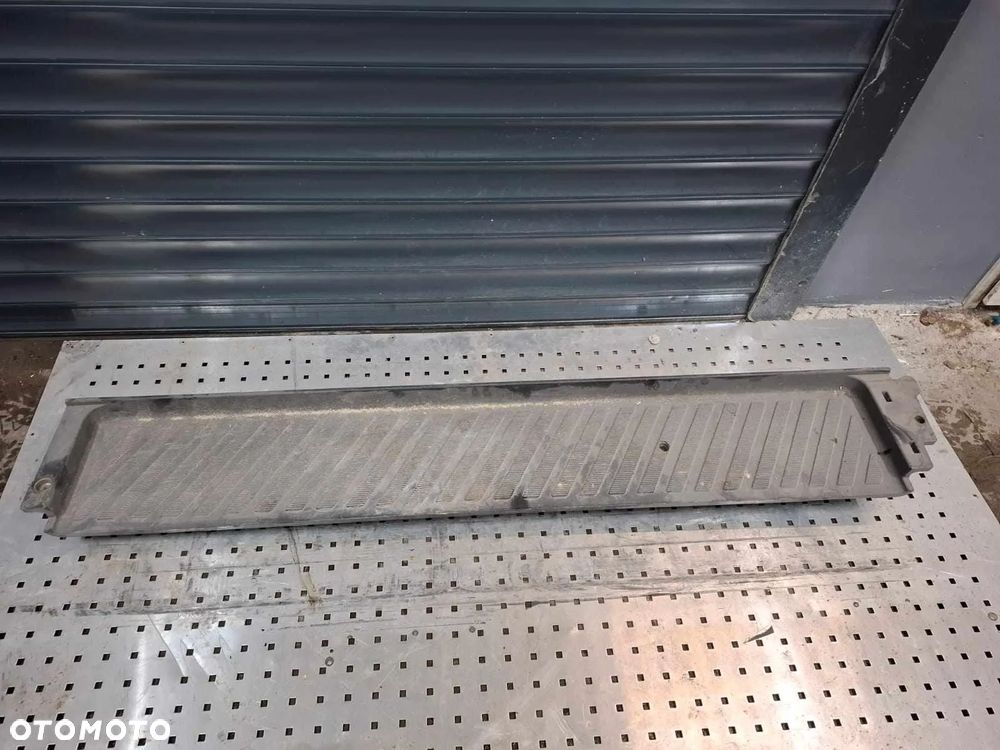 STOPIEŃ DRZWI PRZESUWNYCH BOCZNYCH PRAWY MERCEDES SPRINTER W906 VW CRAFTER - 1