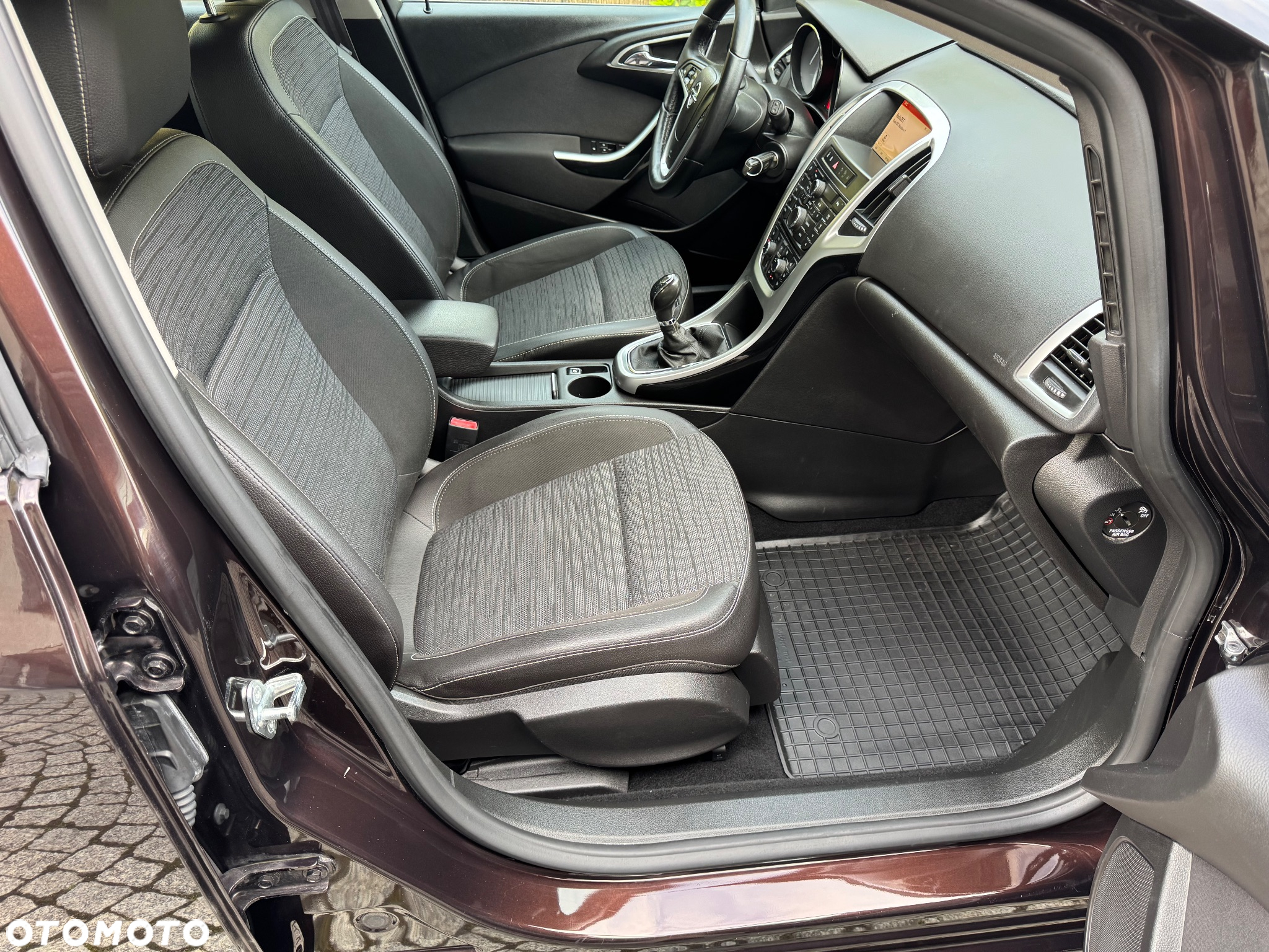 Opel Astra IV 1.4 T Cosmo - 27